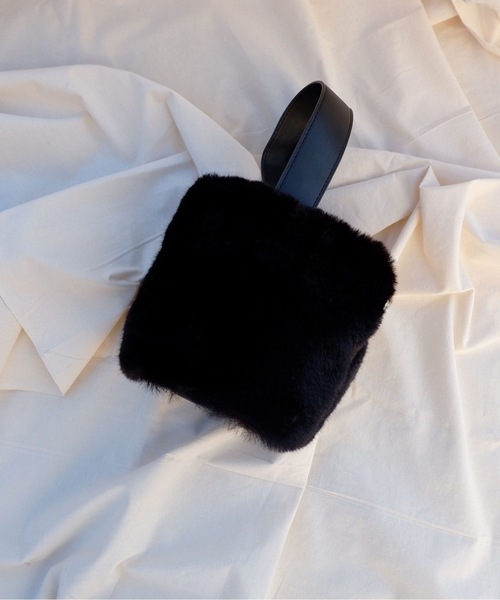 sakishimatokyo(サキシマトーキョー)の「【ZOZO限定】サキシマamp「キンチャクツキファーバック/バケツバック」(ショルダーバッグ・レディース・ホワイト/ブラック・FREE)」の8枚目の写真