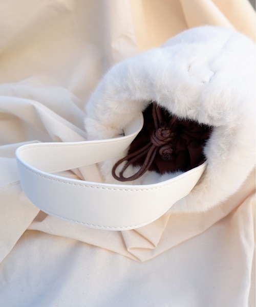 sakishimatokyo(サキシマトーキョー)の「【ZOZO限定】サキシマamp「キンチャクツキファーバック/バケツバック」(ショルダーバッグ・レディース・ホワイト/ブラック・FREE)」の7枚目の写真