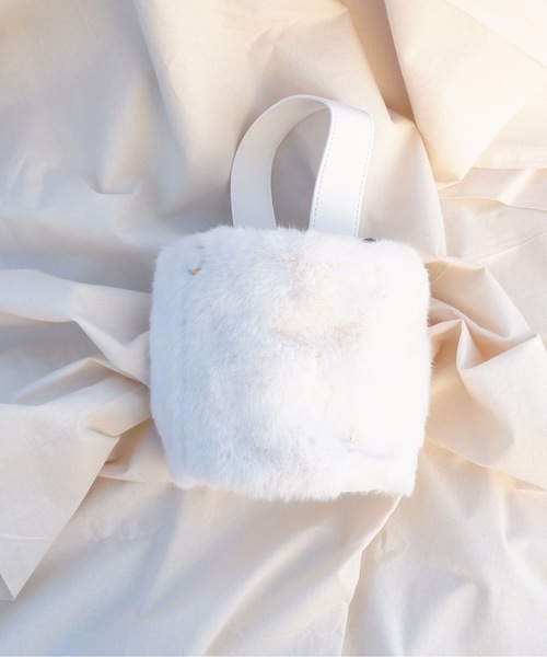 sakishimatokyo(サキシマトーキョー)の「【ZOZO限定】サキシマamp「キンチャクツキファーバック/バケツバック」(ショルダーバッグ・レディース・ホワイト/ブラック・FREE)」の9枚目の写真