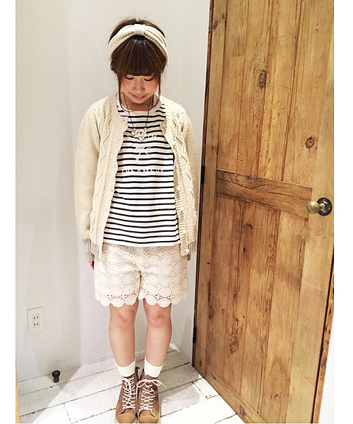 PUAL CE CIN(ピュアルセシン)の「ケーブル編み クルーネック プルオーバー(ニット/セーター・レディース・アイボリー/オートミール/ライトベージュ/モカ・FREE)」の21枚目の写真