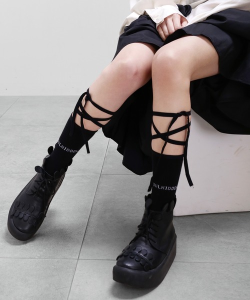 minsobi(ミンソビ)の「2color マルチストラップファッションソックス(ソックス/靴下・レディース・アイボリー/ブラック・FREE)」の4枚目の写真