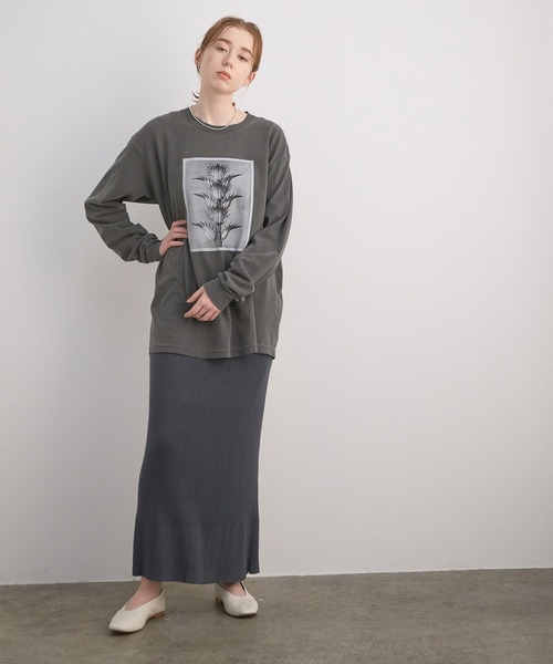 ニットロングスカート×フラットシューズ