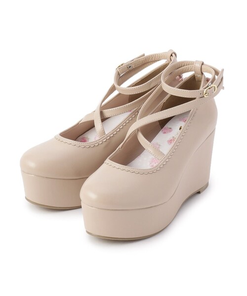 cs T&P（シーエスティーアンドピー）の「バックリボンパンプス（パンプス・レディース・ベージュ/レッド系1/ブラック/ホワイト・L/S/LL/M）」の3枚目の写真