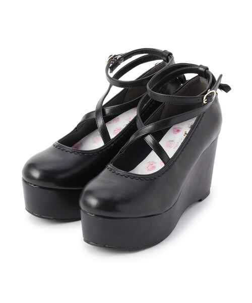 cs T&P（シーエスティーアンドピー）の「バックリボンパンプス（パンプス・レディース・ベージュ/レッド系1/ブラック/ホワイト・L/S/LL/M）」の6枚目の写真