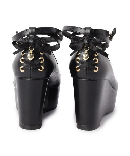 cs T&P（シーエスティーアンドピー）の「バックリボンパンプス（パンプス・レディース・ベージュ/レッド系1/ブラック/ホワイト・L/S/LL/M）」の8枚目の写真