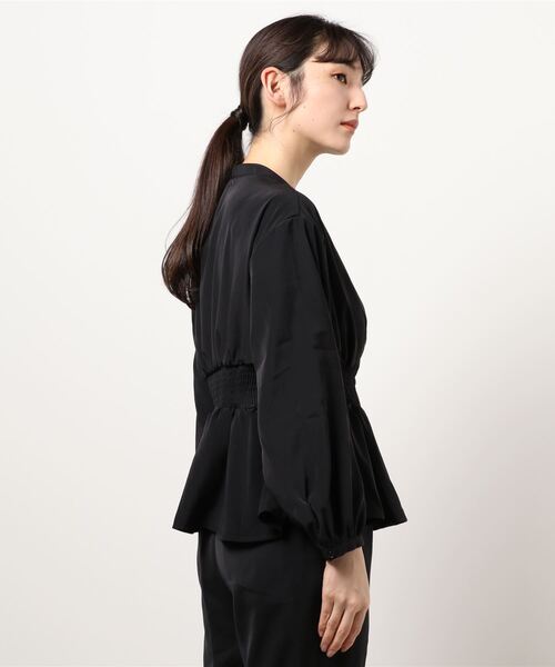 COLONY 2139（コロニートゥーワンスリーナイン）の「トロタッチシャーリング長袖ブラウス（シャツ/ブラウス・レディース・ミント/グレイッシュベージュ/ブラック/オフホワイト・MEDIUM/LARGE）」の5枚目の写真