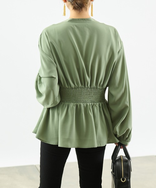 COLONY 2139（コロニートゥーワンスリーナイン）の「トロタッチシャーリング長袖ブラウス（シャツ/ブラウス・レディース・ミント/グレイッシュベージュ/ブラック/オフホワイト・MEDIUM/LARGE）」の4枚目の写真