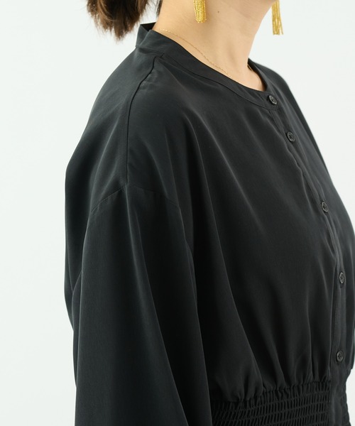 COLONY 2139（コロニートゥーワンスリーナイン）の「トロタッチシャーリング長袖ブラウス（シャツ/ブラウス・レディース・ミント/グレイッシュベージュ/ブラック/オフホワイト・MEDIUM/LARGE）」の14枚目の写真