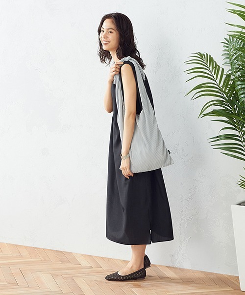 MONO　COMME CA（モノコムサ）の「プリーツバッグ（トートバッグ・レディース・ライラック/マスタード/ターコイズブルー/ライトグレー/ブラック・FREE）」の12枚目の写真