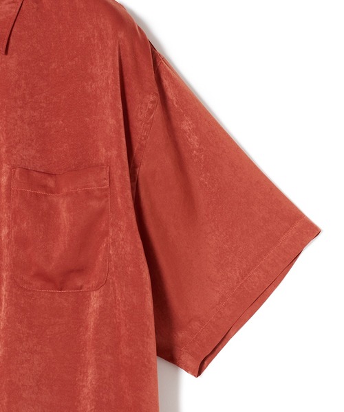 CONVERSE STARS(コンバーススターズ)の「ヴィンテージ風サテンオープンカラーシャツ(シャツ/ブラウス・メンズ・グリーン/ベージュ・LARGE/MEDIUM)」の3枚目の写真