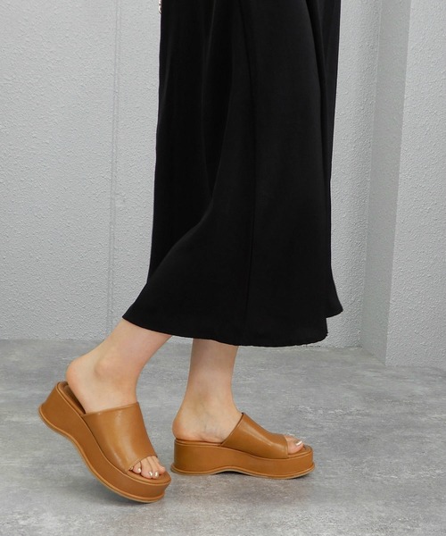 alala（アララ）の「厚底スライダーサンダル　◇（サンダル・レディース・ブラック/アイボリー/キャメル/ベージュ/グリーン・LL/S/M/L）」の10枚目の写真