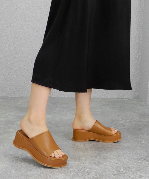 alala（アララ）の「厚底スライダーサンダル　◇（サンダル・レディース・ブラック/アイボリー/キャメル/ベージュ/グリーン・LL/S/M/L）」の12枚目の写真