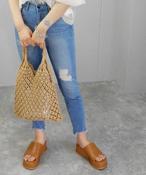 alala（アララ）の「厚底スライダーサンダル　◇（サンダル・レディース・ブラック/アイボリー/キャメル/ベージュ/グリーン・LL/S/M/L）」の22枚目の写真