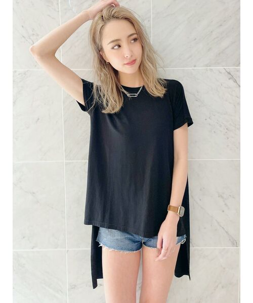 GYDA(ジェイダ)の「BACK TIE UPロングトップス(Tシャツ/カットソー・レディース・ブラック/ブラウン/オフホワイト・FREE)」の4枚目の写真