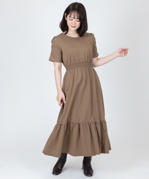 Anuenue（アヌエヌエ）の「裾ティアードフィットアンドフレアワンピース（ワンピース・レディース・ブラック/ブラウン/ブルー・FREE）」の3枚目の写真