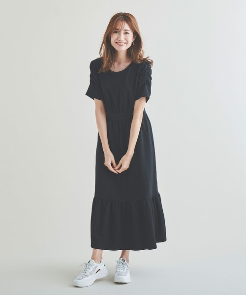 Anuenue（アヌエヌエ）の「裾ティアードフィットアンドフレアワンピース（ワンピース・レディース・ブラック/ブラウン/ブルー・FREE）」の6枚目の写真