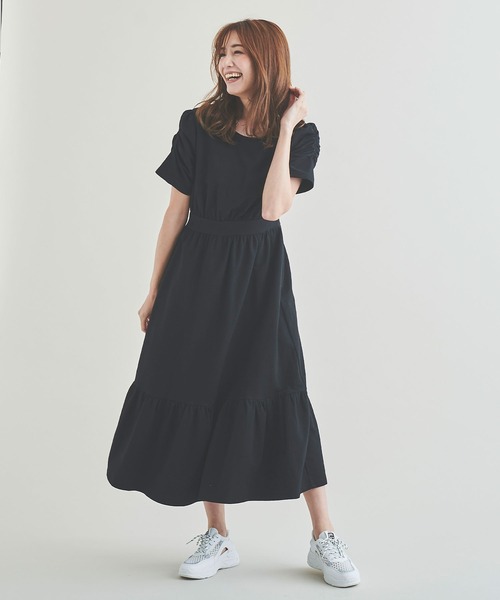Anuenue（アヌエヌエ）の「裾ティアードフィットアンドフレアワンピース（ワンピース・レディース・ブラック/ブラウン/ブルー・FREE）」の9枚目の写真