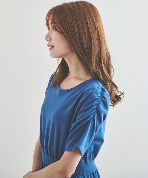 Anuenue（アヌエヌエ）の「裾ティアードフィットアンドフレアワンピース（ワンピース・レディース・ブラック/ブラウン/ブルー・FREE）」の7枚目の写真