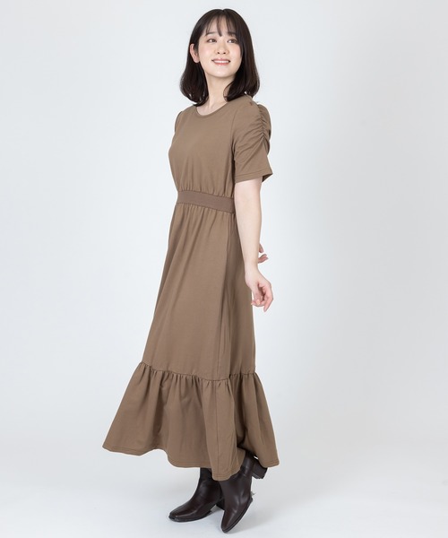 Anuenue（アヌエヌエ）の「裾ティアードフィットアンドフレアワンピース（ワンピース・レディース・ブラック/ブラウン/ブルー・FREE）」の22枚目の写真