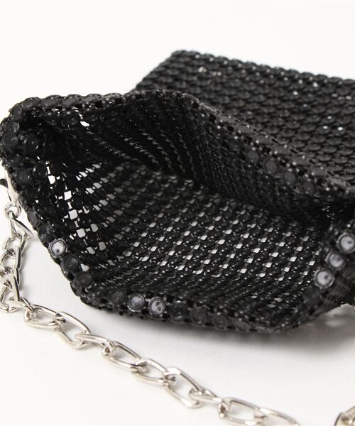 yuue' ( wear )（ユーイ）の「メタリックショルダーバッグ / 斜め掛けスマホケース（ショルダーバッグ・レディース・ブラック/シルバー・FREE）」の4枚目の写真