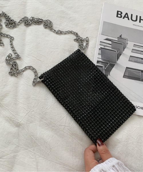 yuue' ( wear )（ユーイ）の「メタリックショルダーバッグ / 斜め掛けスマホケース（ショルダーバッグ・レディース・ブラック/シルバー・FREE）」の7枚目の写真