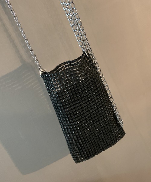 yuue' ( wear )（ユーイ）の「メタリックショルダーバッグ / 斜め掛けスマホケース（ショルダーバッグ・レディース・ブラック/シルバー・FREE）」の8枚目の写真