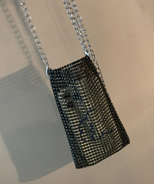 yuue' ( wear )（ユーイ）の「メタリックショルダーバッグ / 斜め掛けスマホケース（ショルダーバッグ・レディース・ブラック/シルバー・FREE）」の10枚目の写真