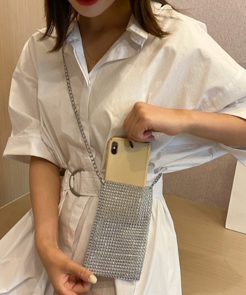yuue' ( wear )（ユーイ）の「メタリックショルダーバッグ / 斜め掛けスマホケース（ショルダーバッグ・レディース・ブラック/シルバー・FREE）」の17枚目の写真