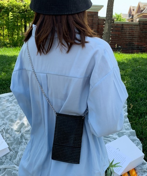 yuue' ( wear )（ユーイ）の「メタリックショルダーバッグ / 斜め掛けスマホケース（ショルダーバッグ・レディース・ブラック/シルバー・FREE）」の18枚目の写真