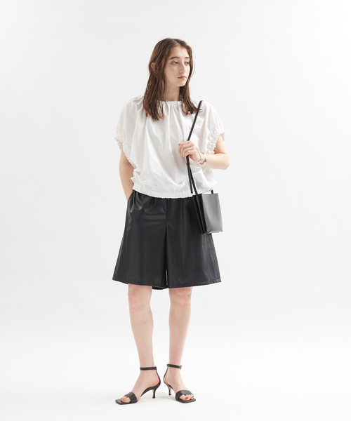 Rouge vif（ルージュヴィフ）の「フェイクレザーハーフパンツ（その他パンツ・レディース・ブラック・36/38）」の2枚目の写真