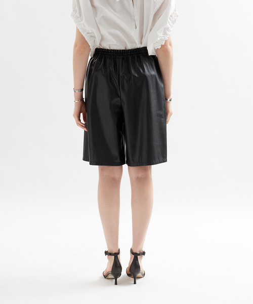 Rouge vif（ルージュヴィフ）の「フェイクレザーハーフパンツ（その他パンツ・レディース・ブラック・36/38）」の6枚目の写真