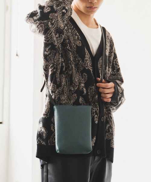 WEGO（ウィゴー）の「WEGO/フェイクレザーミニマルポシェット（ショルダーバッグ・メンズ・その他1/ブラック/その他2/その他3/ライトグレー/グリーン系その他/ブルー系その他/オレンジ系その他/マスタード/ワイン/ライトベージュ/ネイビー/ブラウン/カーキ/アイボリー/その他4/その他5・FREE）」の7枚目の写真