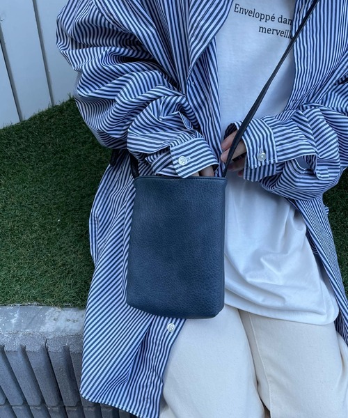 WEGO（ウィゴー）の「WEGO/フェイクレザーミニマルポシェット（ショルダーバッグ・メンズ・その他1/ブラック/その他2/その他3/ライトグレー/グリーン系その他/ブルー系その他/オレンジ系その他/マスタード/ワイン/ライトベージュ/ネイビー/ブラウン/カーキ/アイボリー/その他4/その他5・FREE）」の9枚目の写真