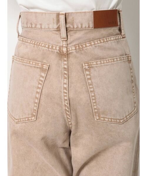 EVRIS（エヴリス）の「SIMPLE WIDE デニムパンツ（デニムパンツ・レディース・ベージュ/ライトブルー/カーキ・MEDIUM/SMALL）」の18枚目の写真
