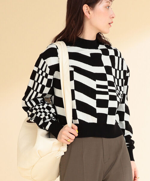 Ray BEAMS（レイビームス）の「Ray BEAMS / ジオメトリック ハイネック ニット（ニット/セーター・レディース・ブラック/グリーン・ONE SIZE）」の3枚目の写真