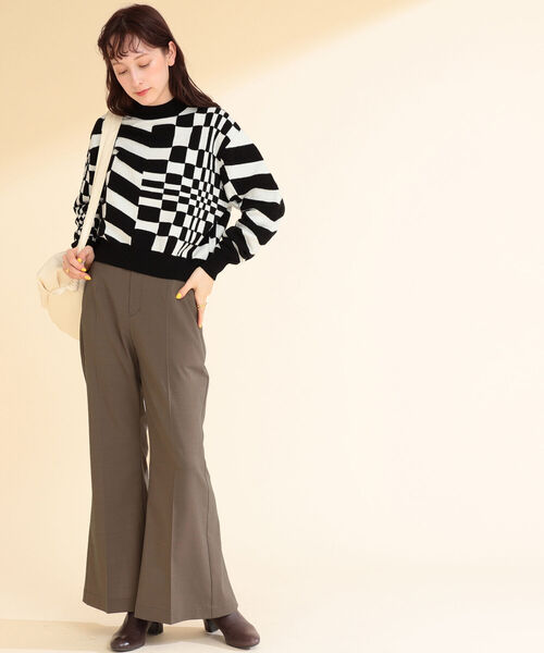 Ray BEAMS（レイビームス）の「Ray BEAMS / ジオメトリック ハイネック ニット（ニット/セーター・レディース・ブラック/グリーン・ONE SIZE）」の4枚目の写真