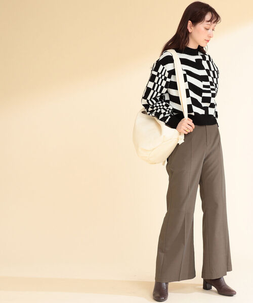 Ray BEAMS（レイビームス）の「Ray BEAMS / ジオメトリック ハイネック ニット（ニット/セーター・レディース・ブラック/グリーン・ONE SIZE）」の5枚目の写真