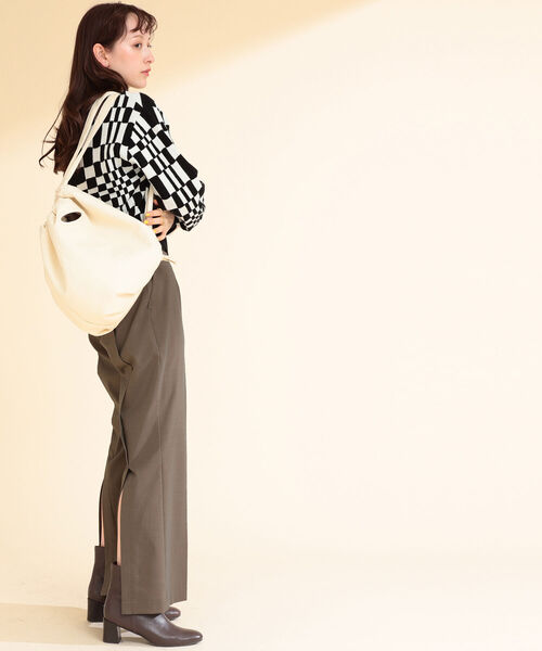 Ray BEAMS（レイビームス）の「Ray BEAMS / ジオメトリック ハイネック ニット（ニット/セーター・レディース・ブラック/グリーン・ONE SIZE）」の6枚目の写真