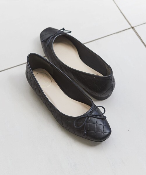 ANY SIS（エニィスィス）の「キルティングフラット パンプス（バレエシューズ・レディース・ベージュ系/ブラック系・LARGE/LL/MEDIUM/SMALL）」の2枚目の写真