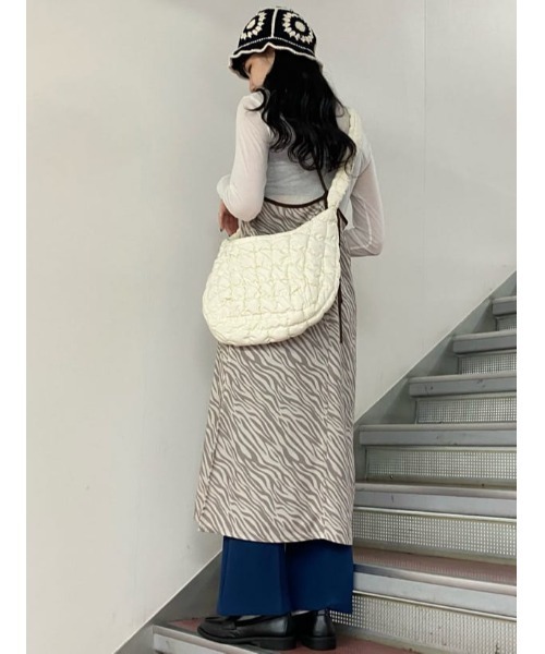 WEGO（ウィゴー）の「WEGO/シャーリングショルダーバッグ（ショルダーバッグ・レディース・オフホワイト/ブラック・FREE）」の22枚目の写真