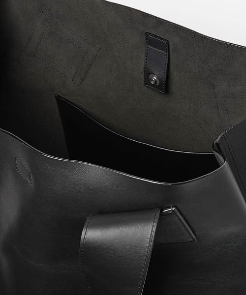STUDIO NICHOLSON（スタジオニコルソン）の「【STUDIO NICHOLSON】 SMOOTH CALF LEATHER SHOULDER BAG（トートバッグ・メンズ・ブラック・FREE）」の12枚目の写真