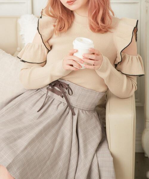 INGNI（イング）の「配色フリルニット長袖（ニット/セーター・レディース・ホワイト×ブラック/ワイン系4/ブラック×ホワイト/ベージュ系2・M）」の3枚目の写真