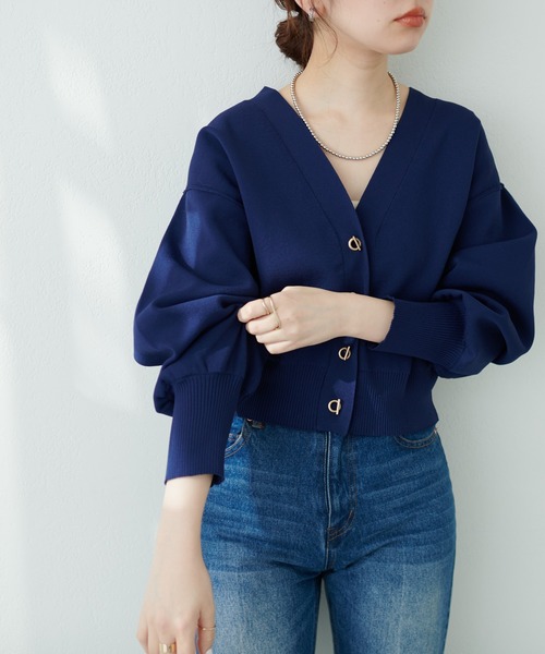 natural couture(ナチュラルクチュール)の「【おうちで洗える!】プチプラハトメバー釦おしゃれカーデ(カーディガン/ボレロ・レディース・ブラック/ネイビー/ブラウン/サックスブルー/グレイッシュベージュ/オフホワイト・FREE)」の5枚目の写真