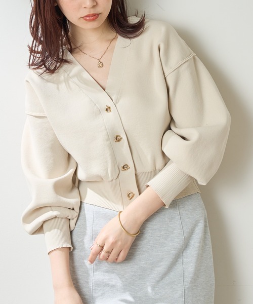 natural couture(ナチュラルクチュール)の「【おうちで洗える!】プチプラハトメバー釦おしゃれカーデ(カーディガン/ボレロ・レディース・ブラック/ネイビー/ブラウン/サックスブルー/グレイッシュベージュ/オフホワイト・FREE)」の8枚目の写真