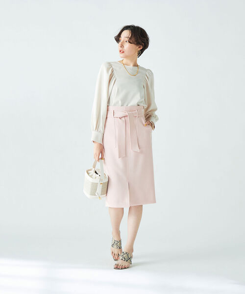 NOLLEY’S Sophi(ノーリーズソフィ)の「ストレッチジョーゼットギャザースリーブブラウス(シャツ/ブラウス・レディース・ベージュ/オフホワイト/グレイッシュブルー・38)」の16枚目の写真