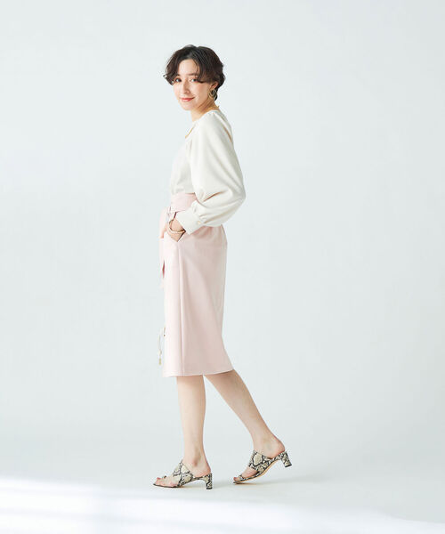 NOLLEY’S Sophi(ノーリーズソフィ)の「ストレッチジョーゼットギャザースリーブブラウス(シャツ/ブラウス・レディース・ベージュ/オフホワイト/グレイッシュブルー・38)」の17枚目の写真