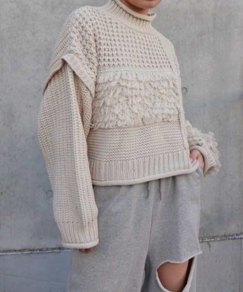 FIG&VIPER（フィグアンドバイパー）の「編地切替ショートニットTOP（ニット/セーター・レディース・ブラック/ブルー/アイボリー・FREE）」の13枚目の写真