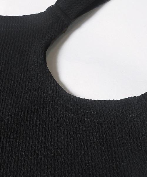 coca（coca）（コカ）の「キッズ エンボスジャンパースカート（ジャンパースカート・キッズ・ブラック・100/110/120/130/140/150）」の3枚目の写真