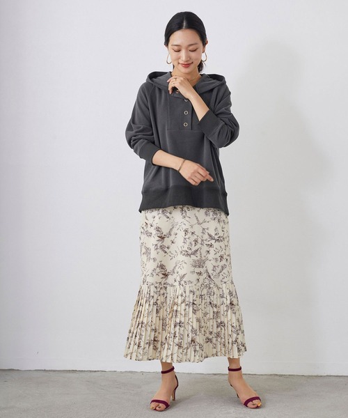 NICOLE white（ニコルホワイト）の「スキッパーフードプルオーバー（パーカー・レディース・イエロー/サックスブルー/チャコールグレー・FREE）」の16枚目の写真