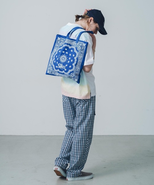 SILAS（サイラス）の「BANDANA PRINT TOTE BAG　サイラスバンダナプリントトートバッグ（トートバッグ・メンズ・ブラック/ブルー・ONE SIZE）」の8枚目の写真
